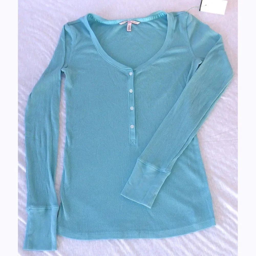 Victoria Secrets blue L/S top